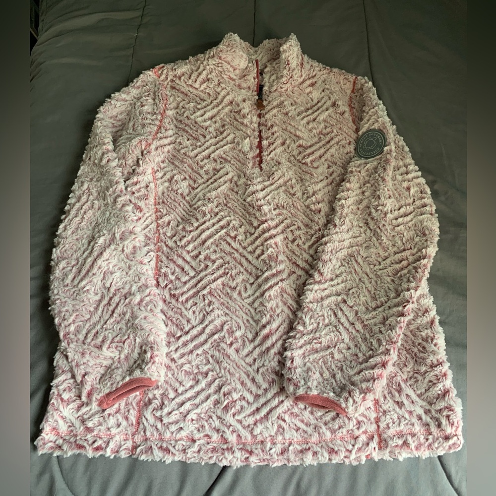 Simply Southern Soft Supra  Furry Frosted Cranberry Pullover Women’s Medium .